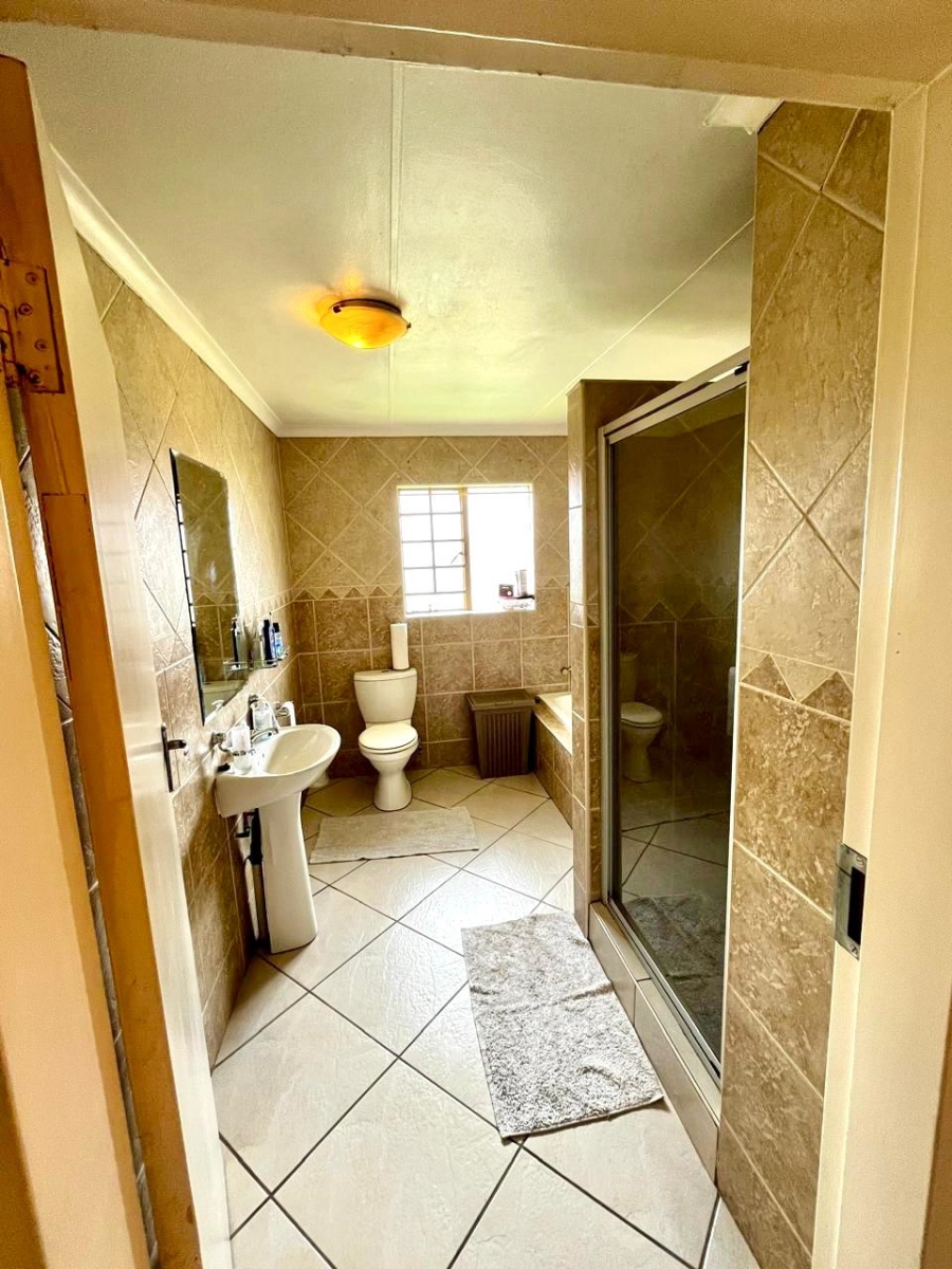 2 Bedroom Property for Sale in Ravenswood Gauteng