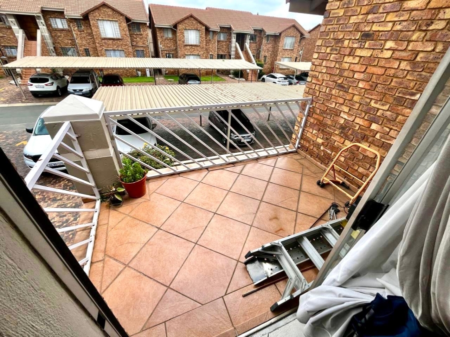 2 Bedroom Property for Sale in Ravenswood Gauteng