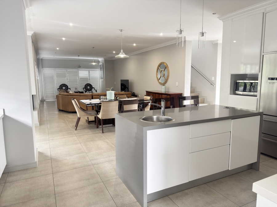 4 Bedroom Property for Sale in Midstream Ridge Gauteng