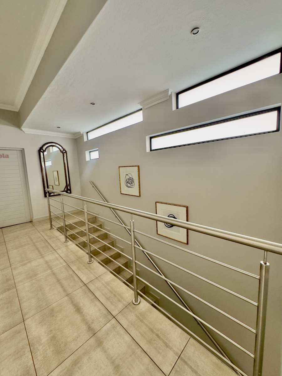 4 Bedroom Property for Sale in Midstream Ridge Gauteng