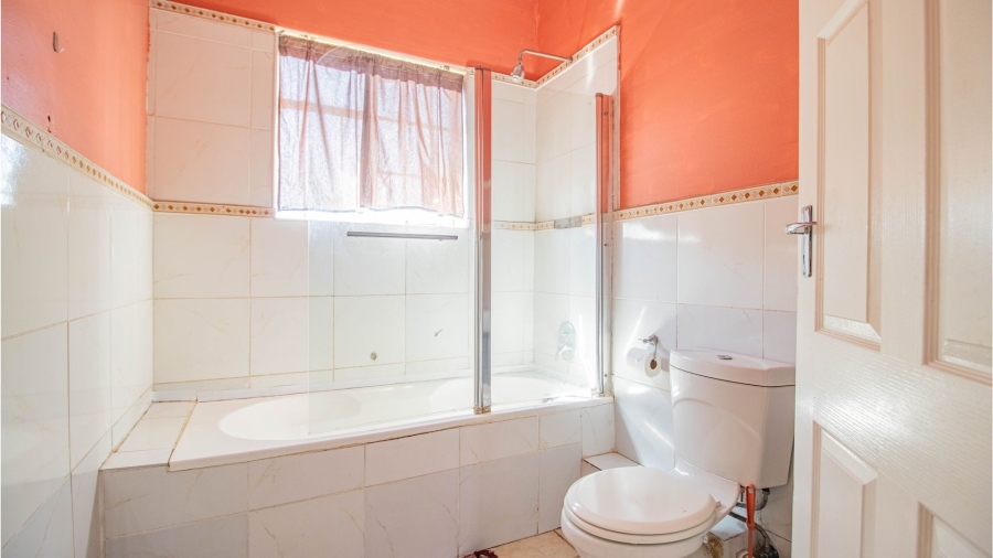 3 Bedroom Property for Sale in Edenvale Central Gauteng