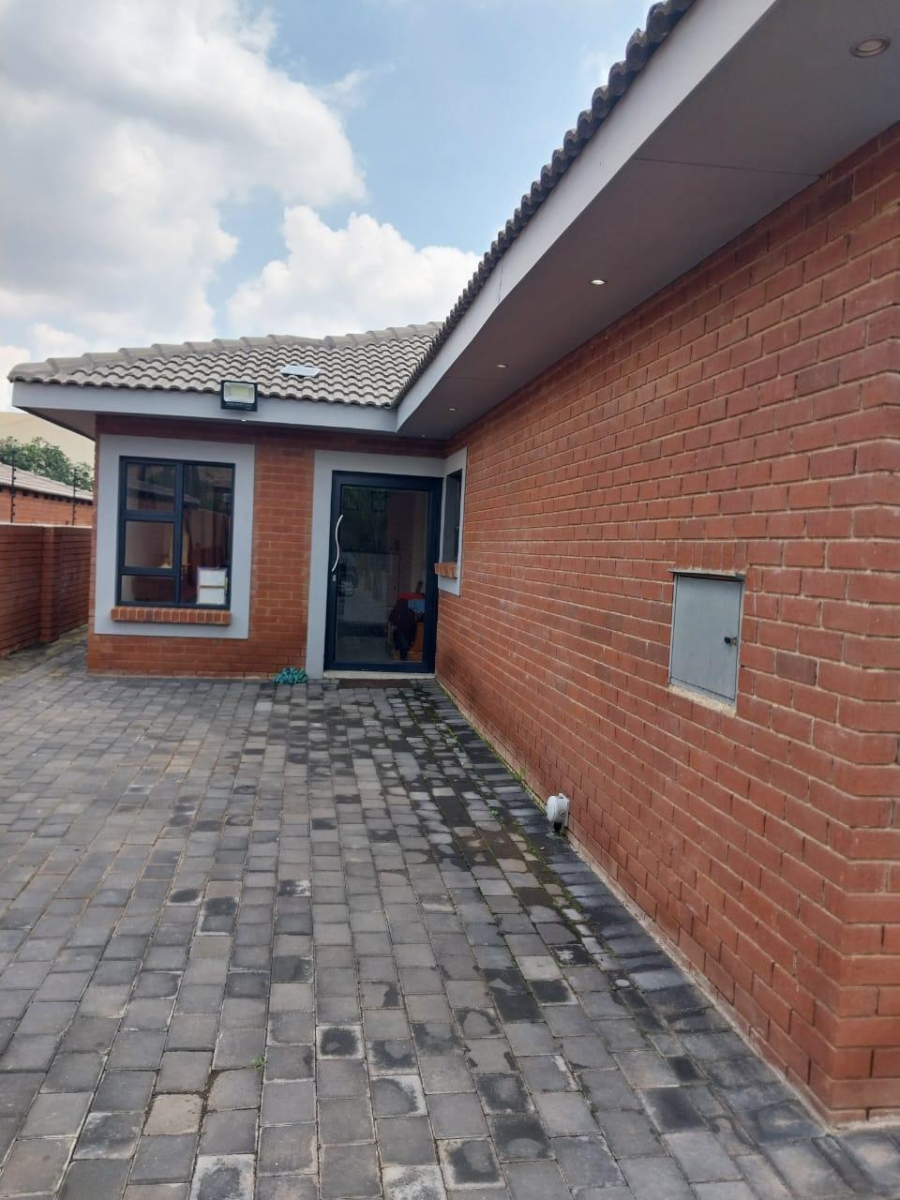 3 Bedroom Property for Sale in Erasmia Gauteng