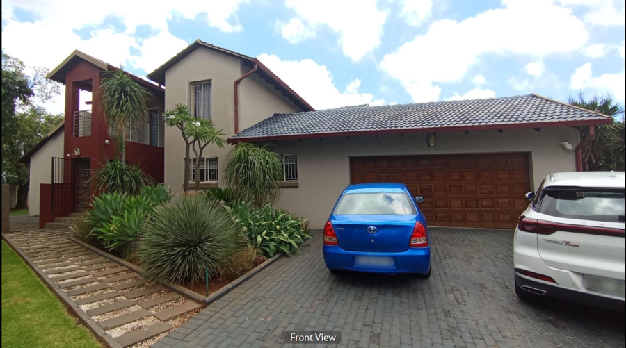 5 Bedroom Property for Sale in Rooihuiskraal Gauteng