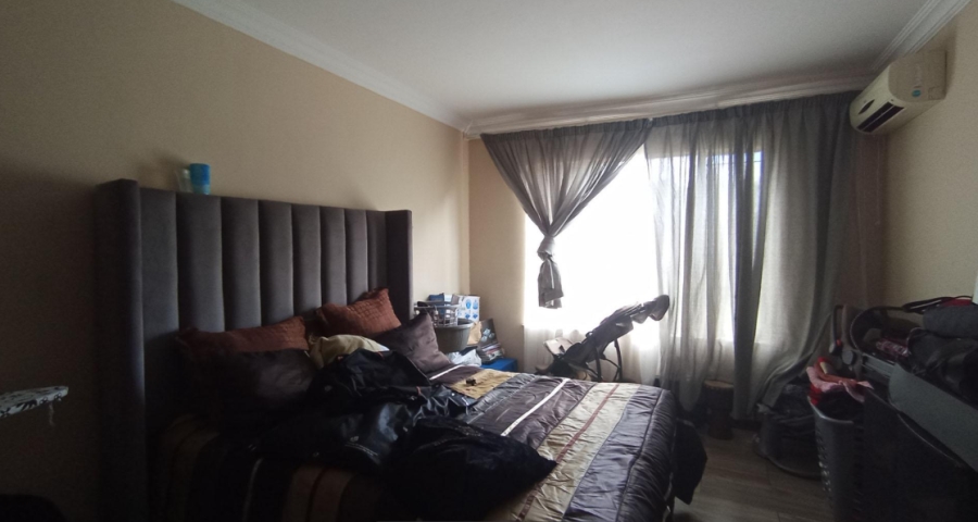 5 Bedroom Property for Sale in Rooihuiskraal Gauteng