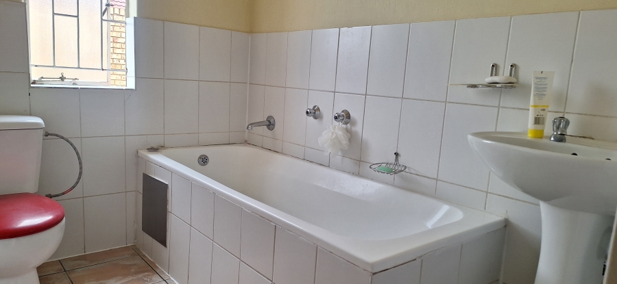 3 Bedroom Property for Sale in Esther Park Gauteng