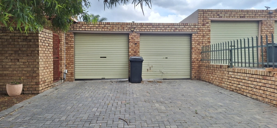 3 Bedroom Property for Sale in Esther Park Gauteng