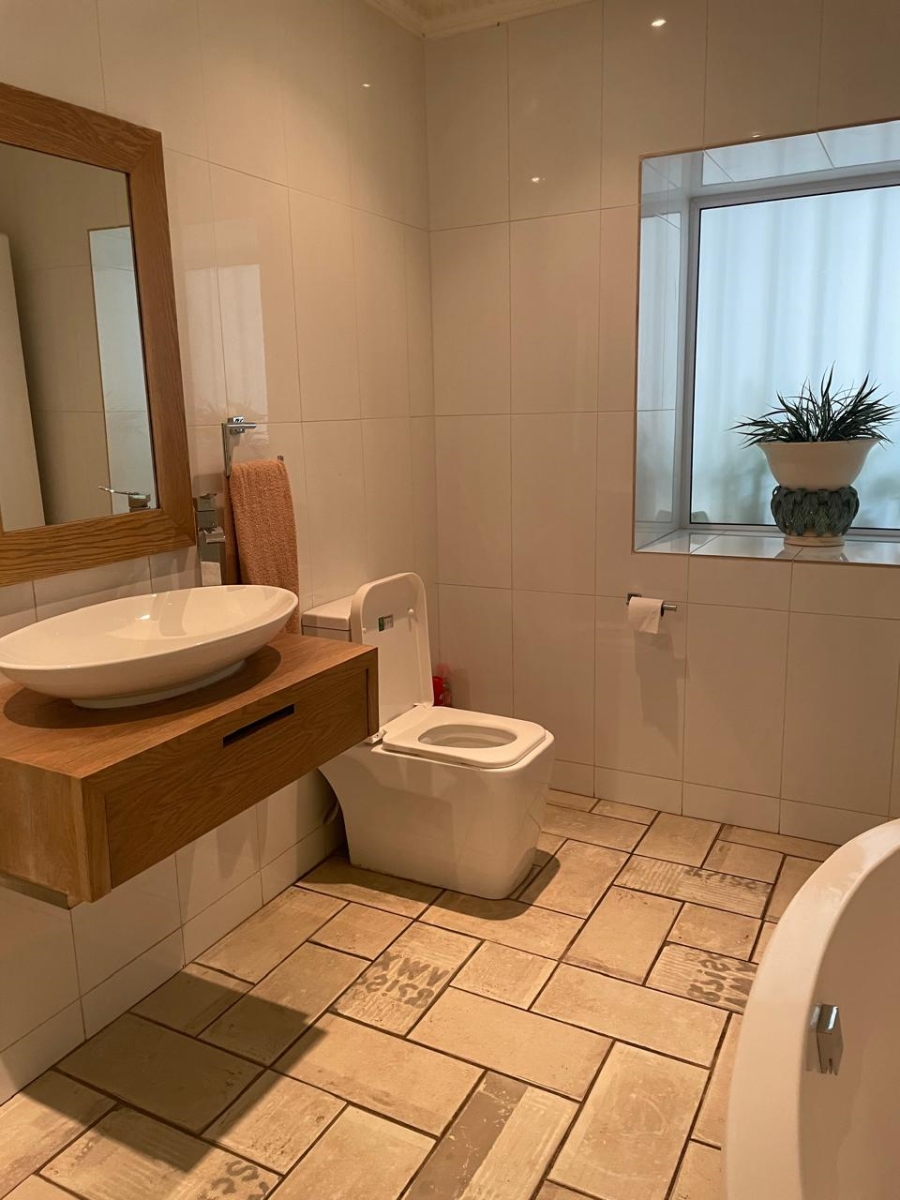 5 Bedroom Property for Sale in Waterkloof Heights Gauteng