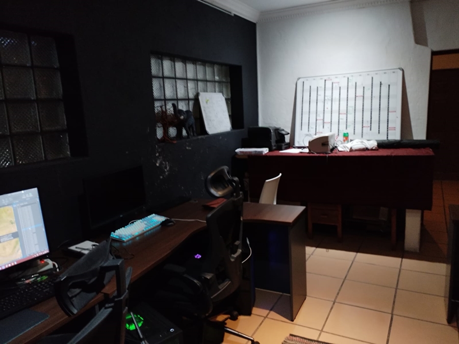 5 Bedroom Property for Sale in Waterkloof Heights Gauteng