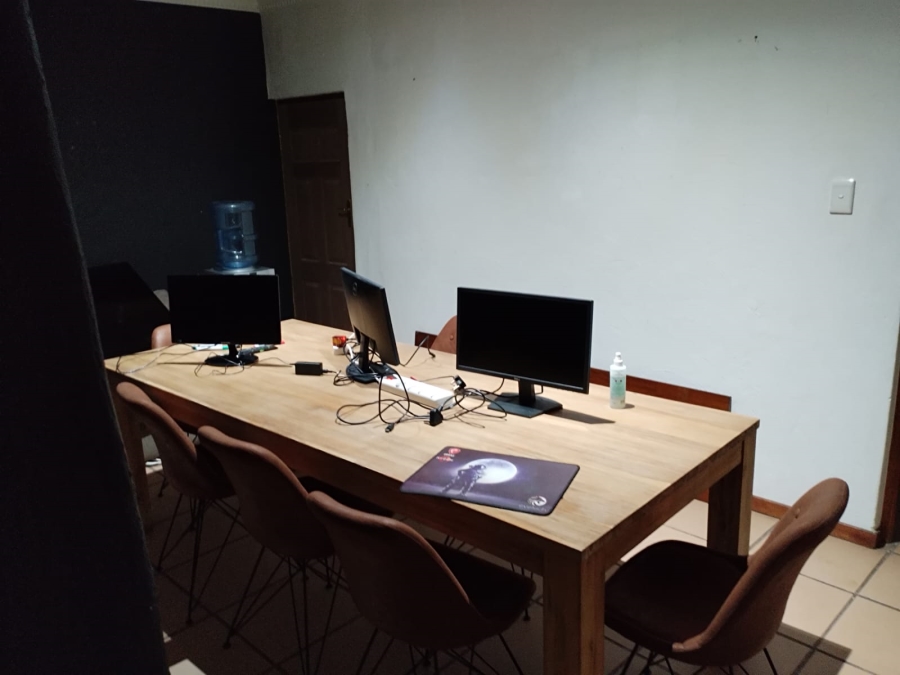 5 Bedroom Property for Sale in Waterkloof Heights Gauteng