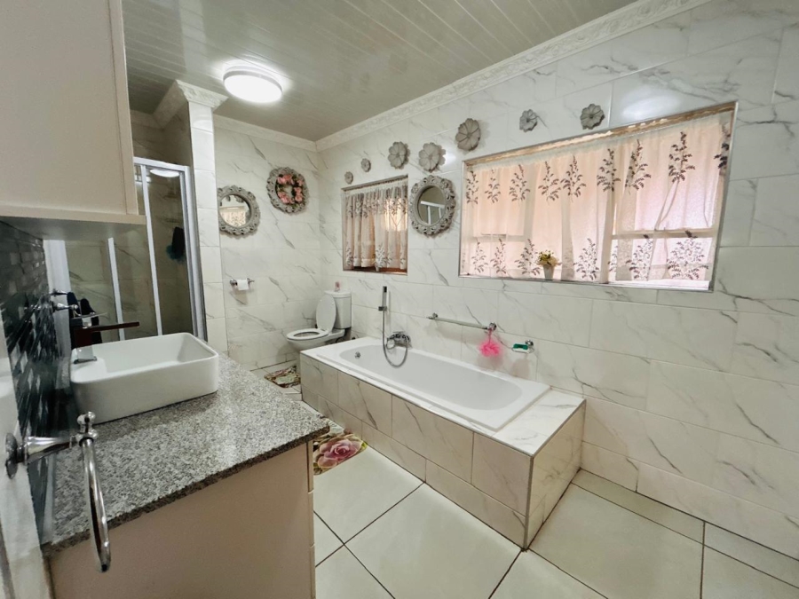5 Bedroom Property for Sale in Modder East Gauteng