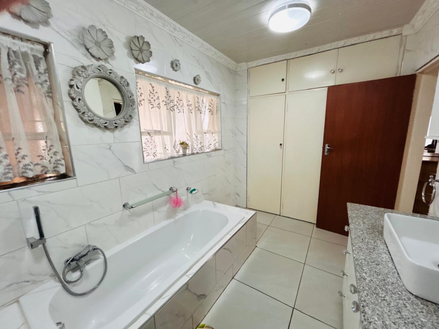 5 Bedroom Property for Sale in Modder East Gauteng