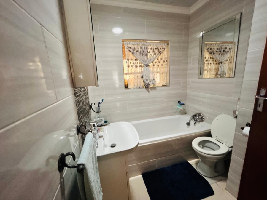 5 Bedroom Property for Sale in Modder East Gauteng