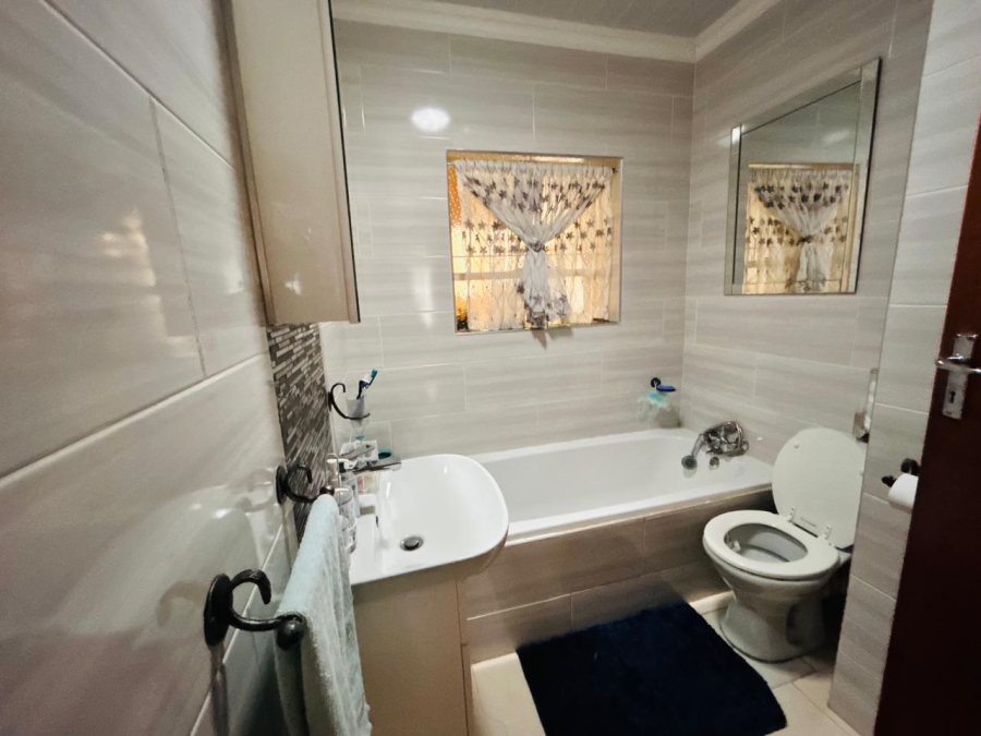 5 Bedroom Property for Sale in Modder East Gauteng