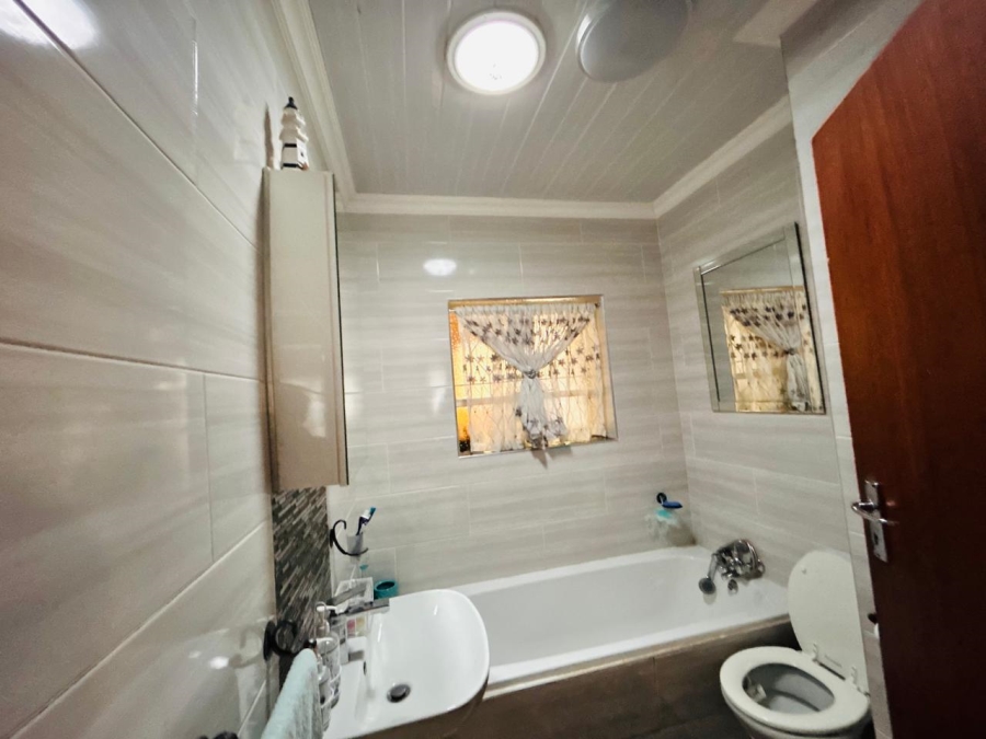 5 Bedroom Property for Sale in Modder East Gauteng