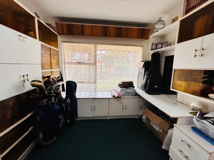 5 Bedroom Property for Sale in Modder East Gauteng