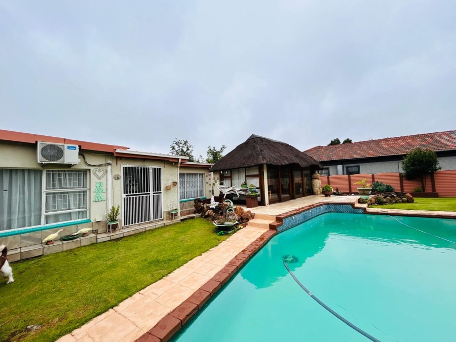 5 Bedroom Property for Sale in Modder East Gauteng