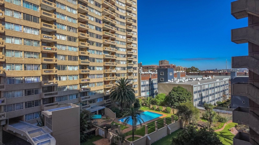 2 Bedroom Property for Sale in Parktown Gauteng