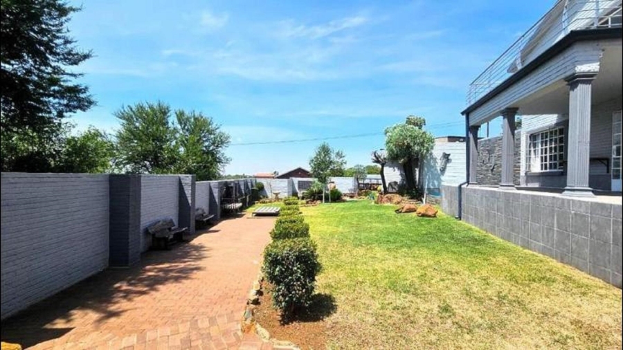 6 Bedroom Property for Sale in Vaal Marina Gauteng