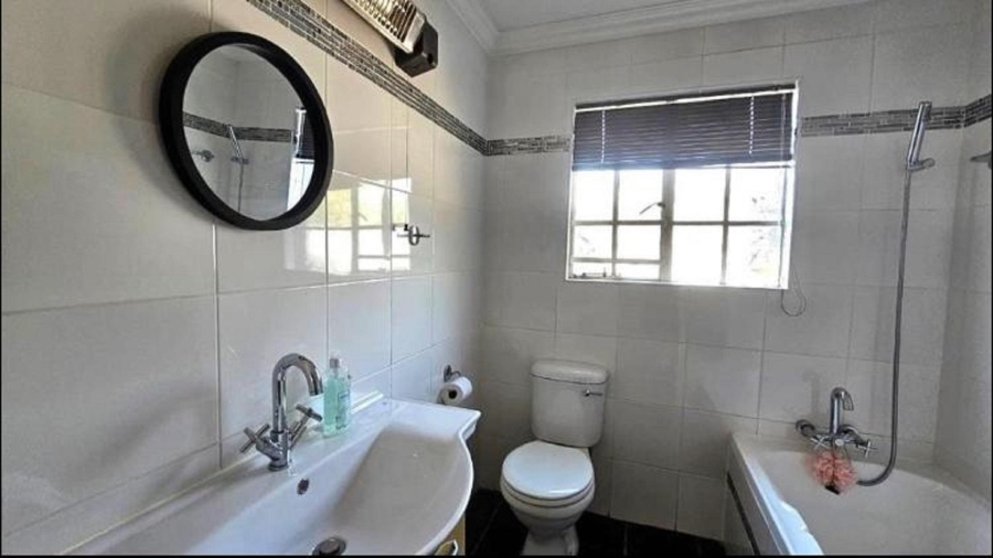 6 Bedroom Property for Sale in Vaal Marina Gauteng