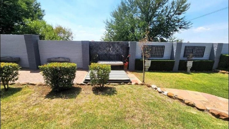 6 Bedroom Property for Sale in Vaal Marina Gauteng