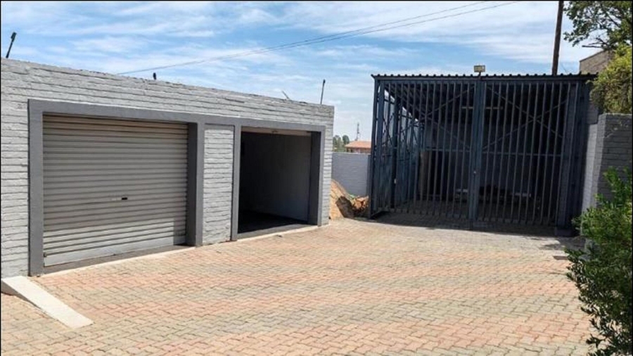 6 Bedroom Property for Sale in Vaal Marina Gauteng