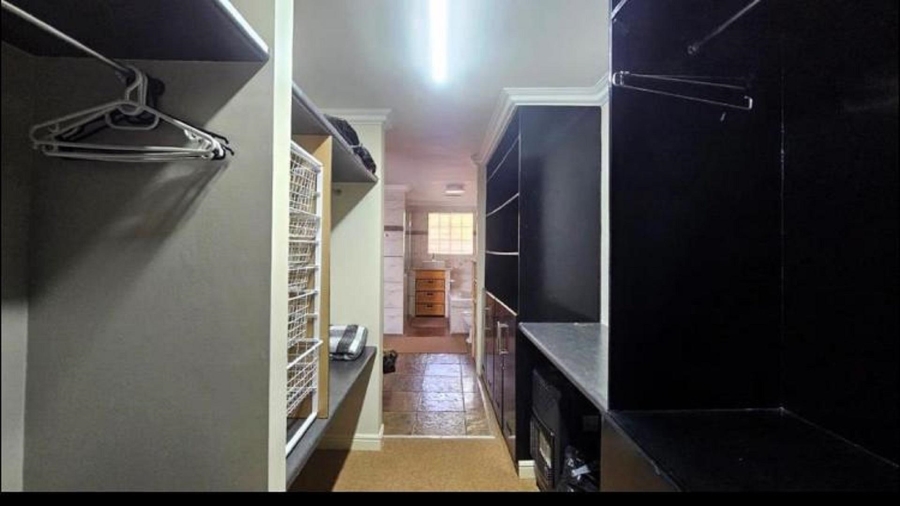 6 Bedroom Property for Sale in Vaal Marina Gauteng