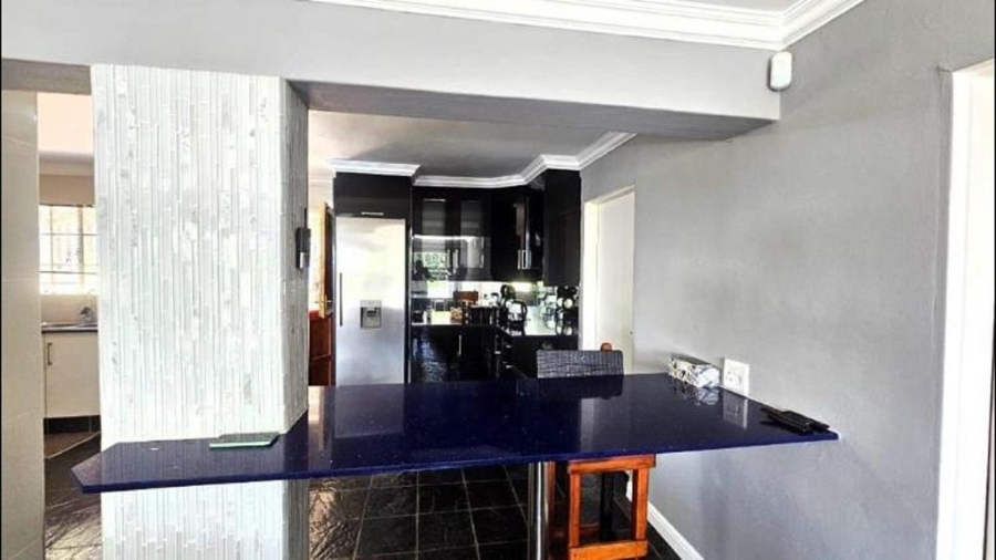 6 Bedroom Property for Sale in Vaal Marina Gauteng