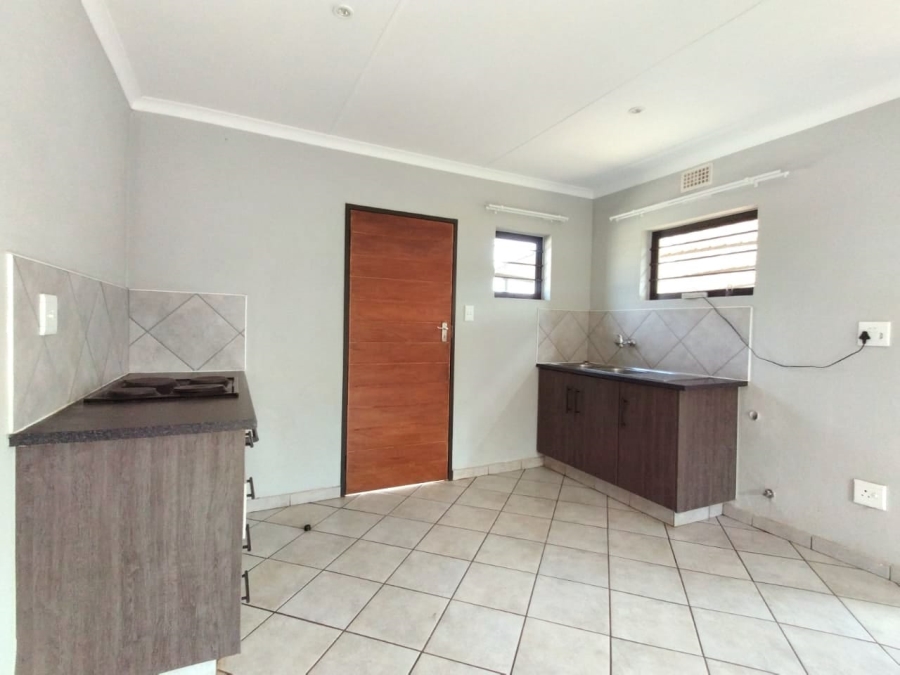 To Let 3 Bedroom Property for Rent in Lotus Gardens Gauteng