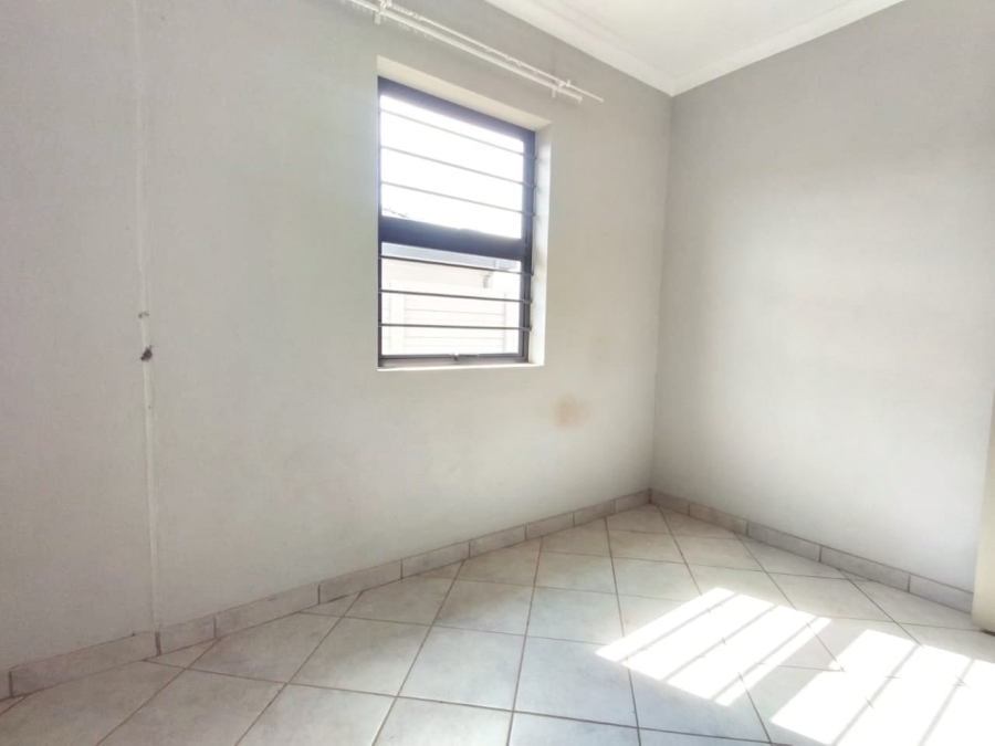 To Let 3 Bedroom Property for Rent in Lotus Gardens Gauteng