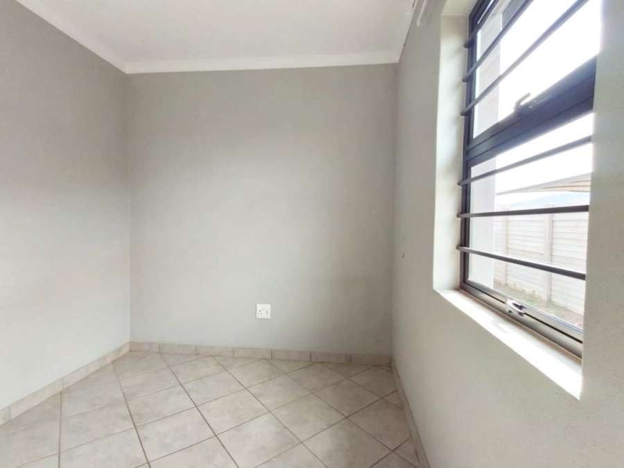 To Let 3 Bedroom Property for Rent in Lotus Gardens Gauteng