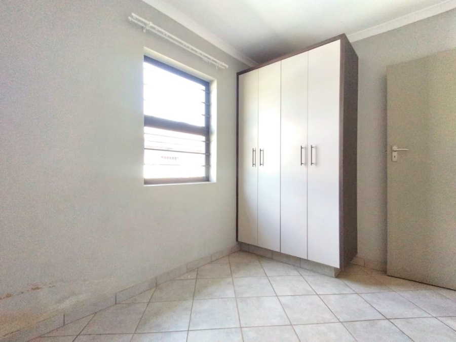 To Let 3 Bedroom Property for Rent in Lotus Gardens Gauteng