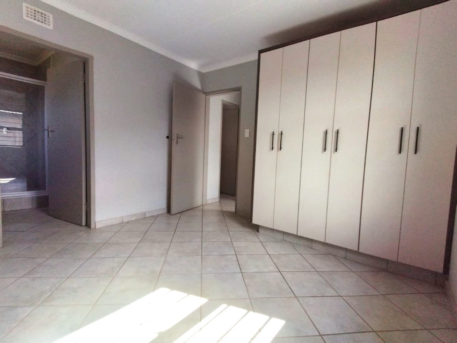 To Let 3 Bedroom Property for Rent in Lotus Gardens Gauteng