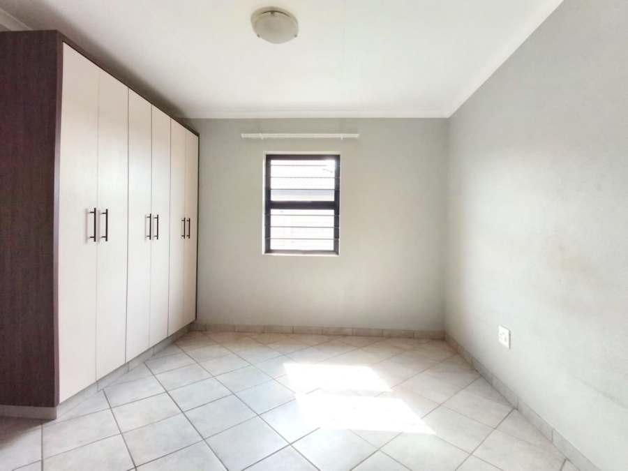 To Let 3 Bedroom Property for Rent in Lotus Gardens Gauteng