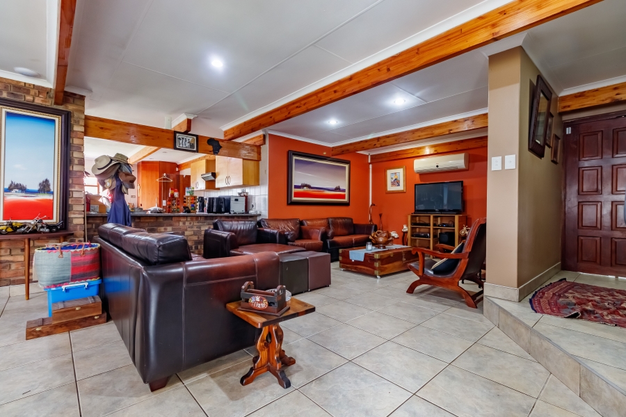 4 Bedroom Property for Sale in Glen Austin Gauteng