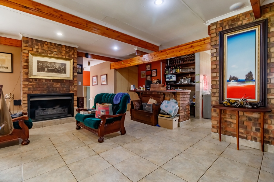 4 Bedroom Property for Sale in Glen Austin Gauteng