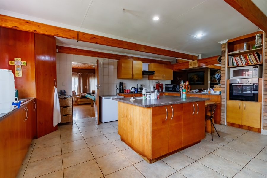 4 Bedroom Property for Sale in Glen Austin Gauteng