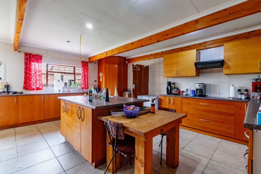 4 Bedroom Property for Sale in Glen Austin Gauteng