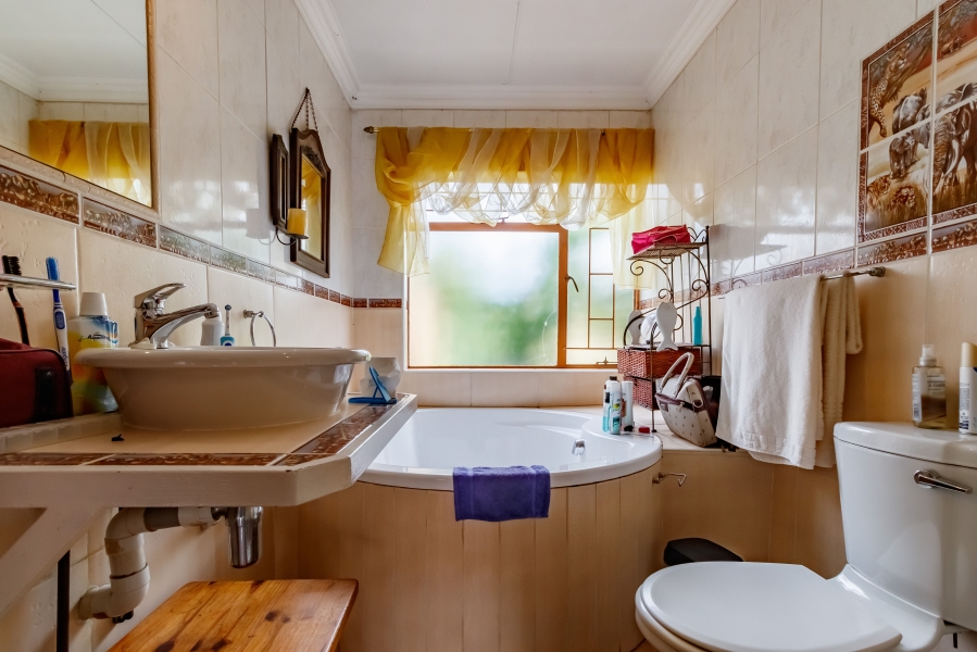 4 Bedroom Property for Sale in Glen Austin Gauteng