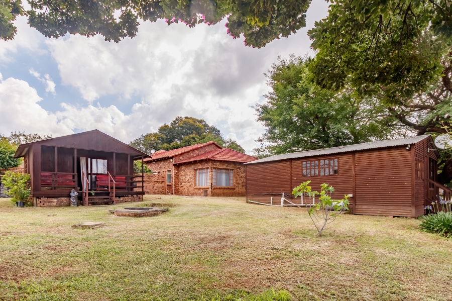 4 Bedroom Property for Sale in Glen Austin Gauteng