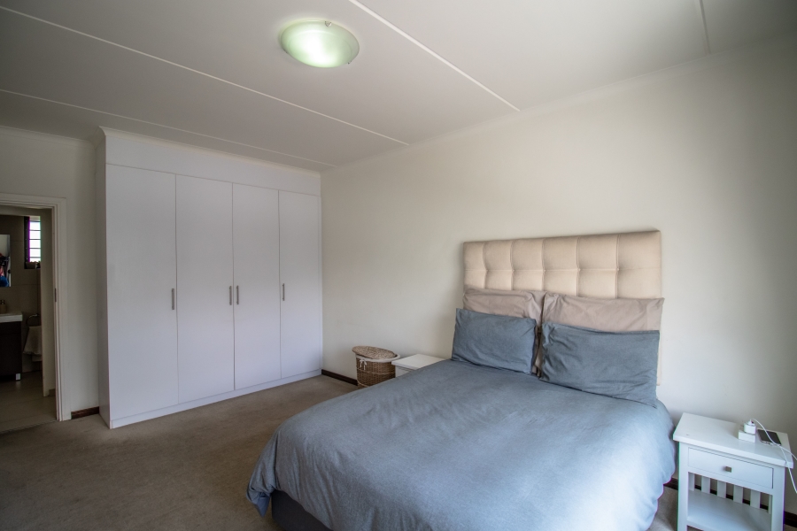 1 Bedroom Property for Sale in Erand Gardens Gauteng