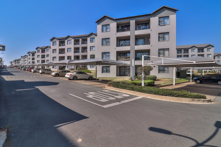 1 Bedroom Property for Sale in Erand Gardens Gauteng