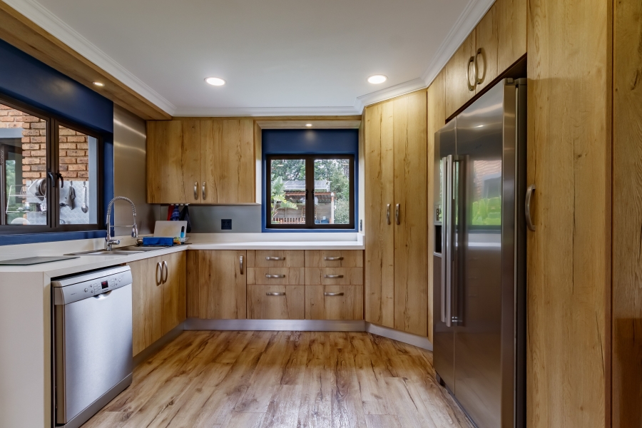 4 Bedroom Property for Sale in Glen Austin Gauteng