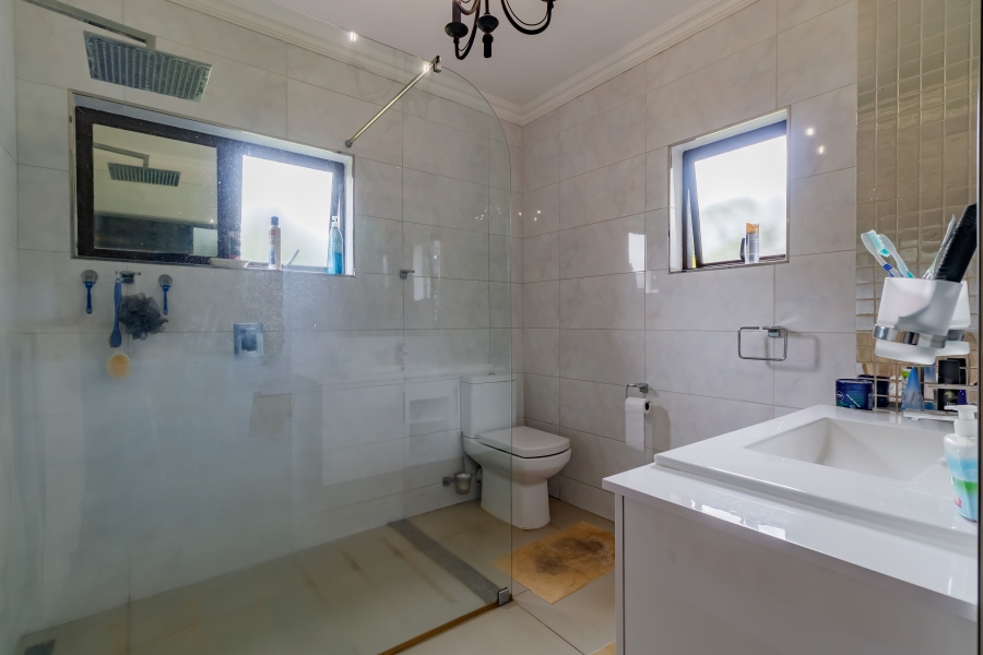 4 Bedroom Property for Sale in Glen Austin Gauteng