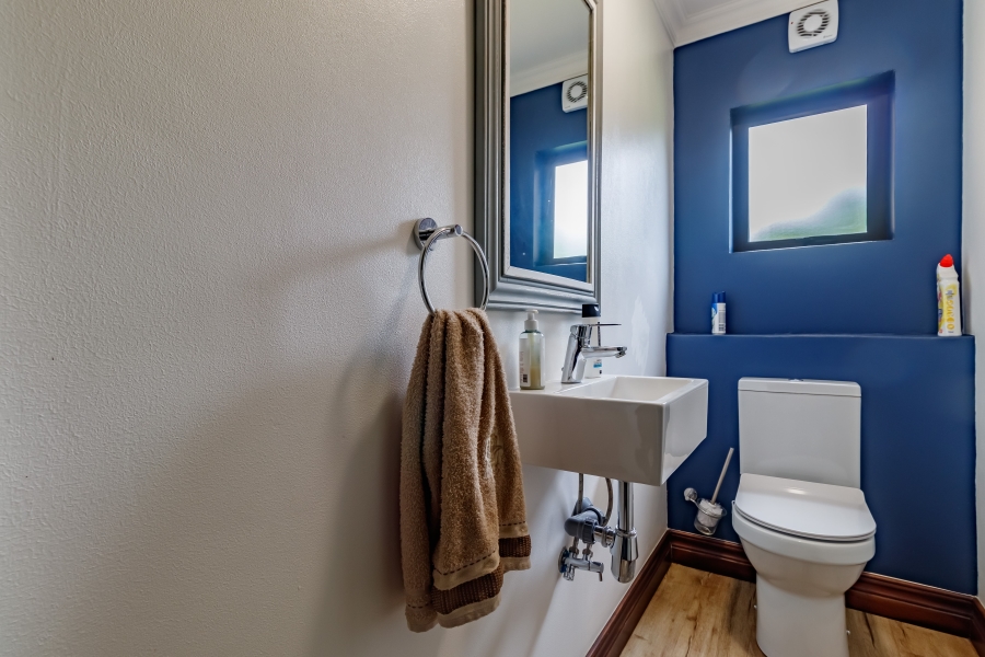 4 Bedroom Property for Sale in Glen Austin Gauteng