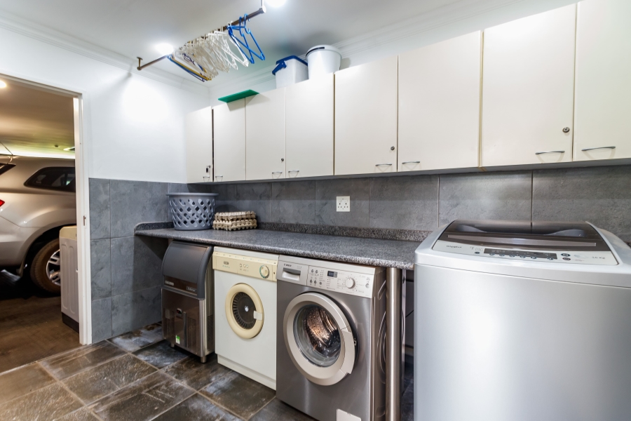 4 Bedroom Property for Sale in Glen Austin Gauteng