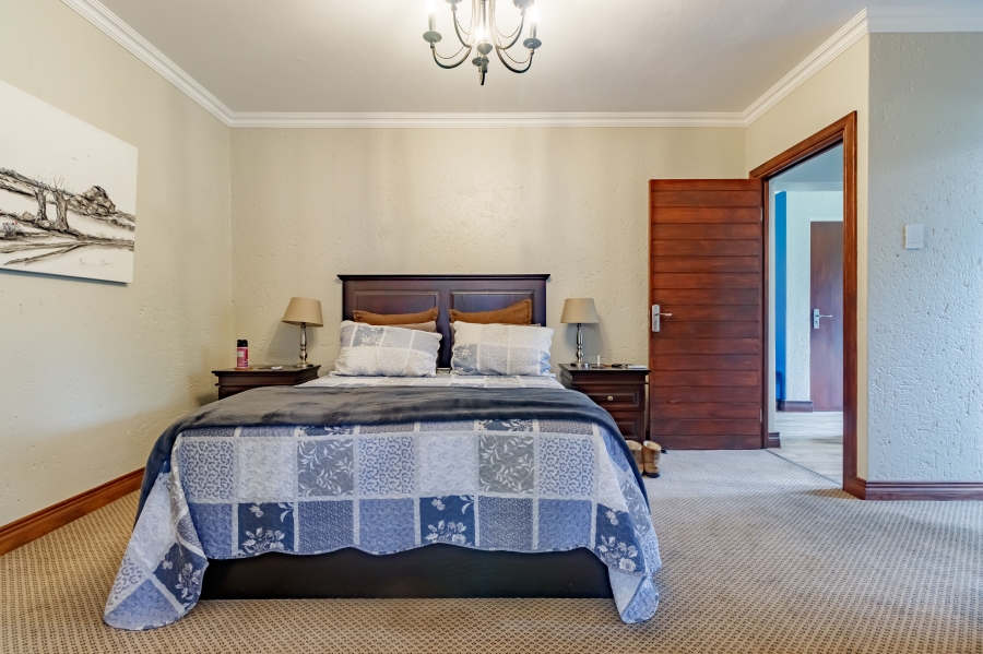 4 Bedroom Property for Sale in Glen Austin Gauteng