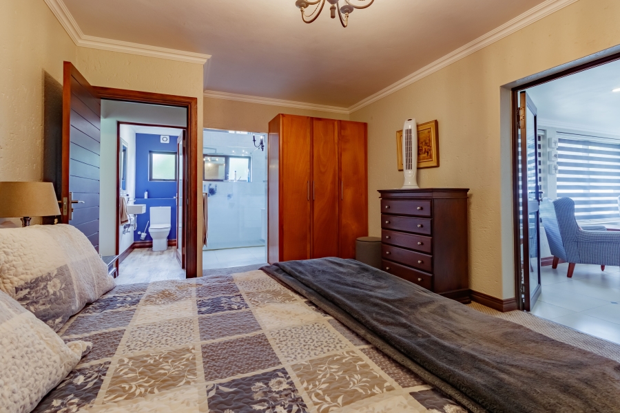 4 Bedroom Property for Sale in Glen Austin Gauteng