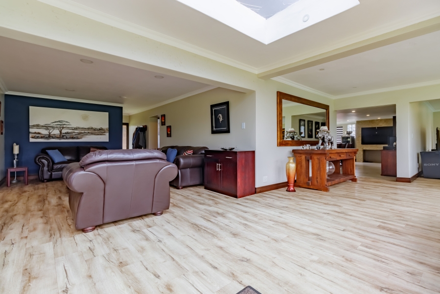 4 Bedroom Property for Sale in Glen Austin Gauteng