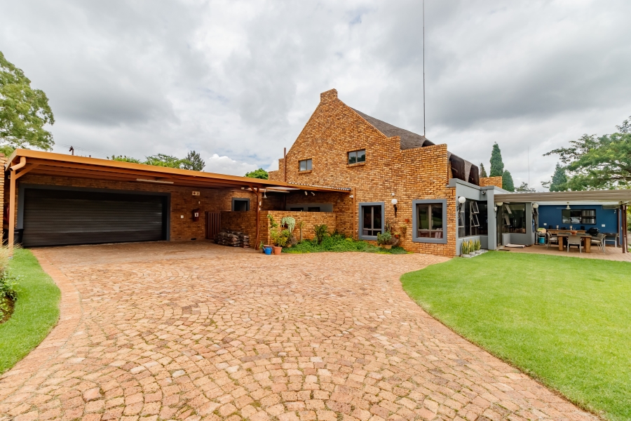 4 Bedroom Property for Sale in Glen Austin Gauteng