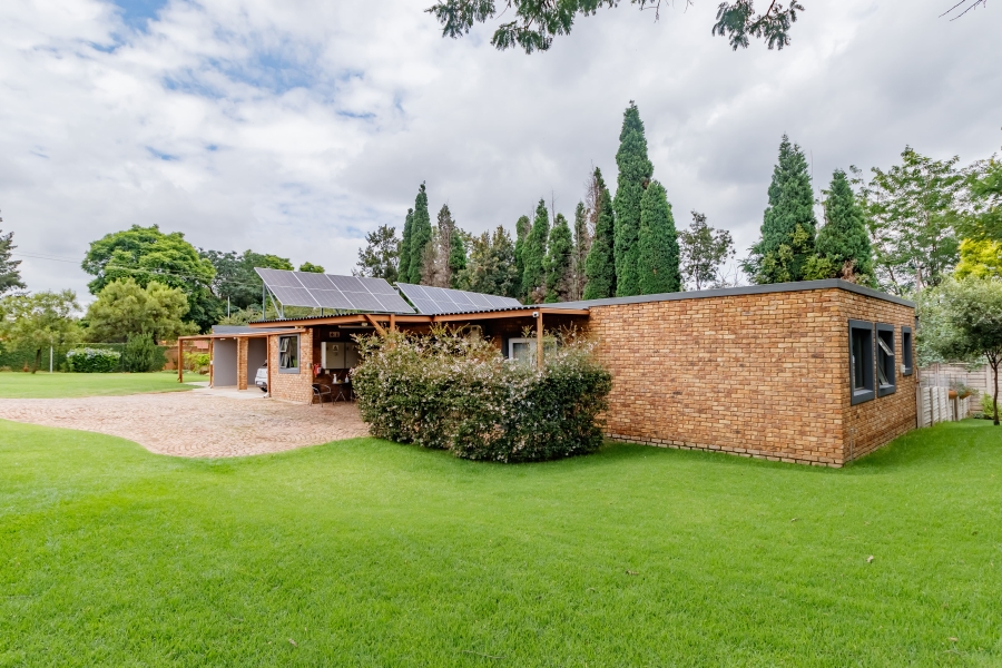 4 Bedroom Property for Sale in Glen Austin Gauteng